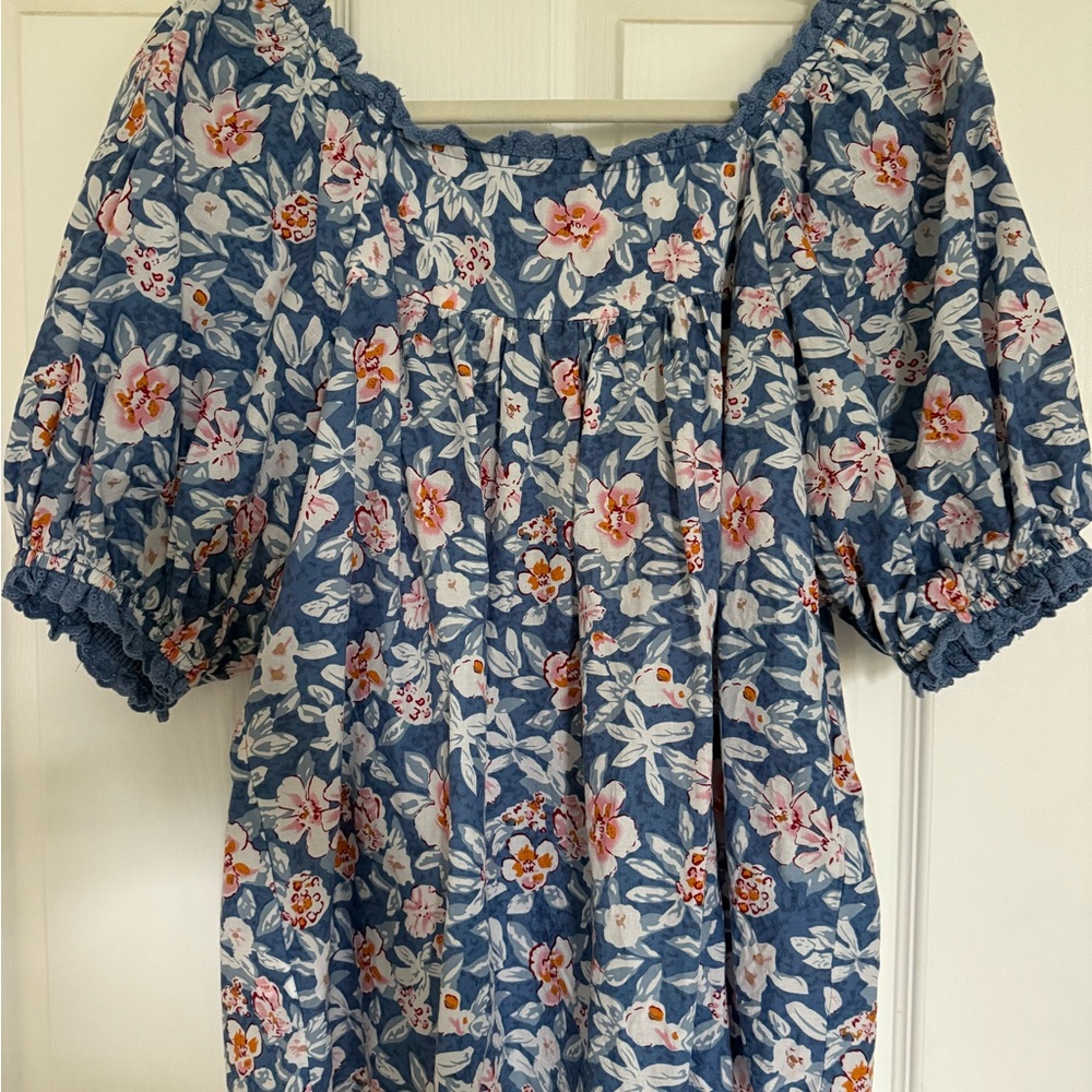 Floral Blue Women's medium Top